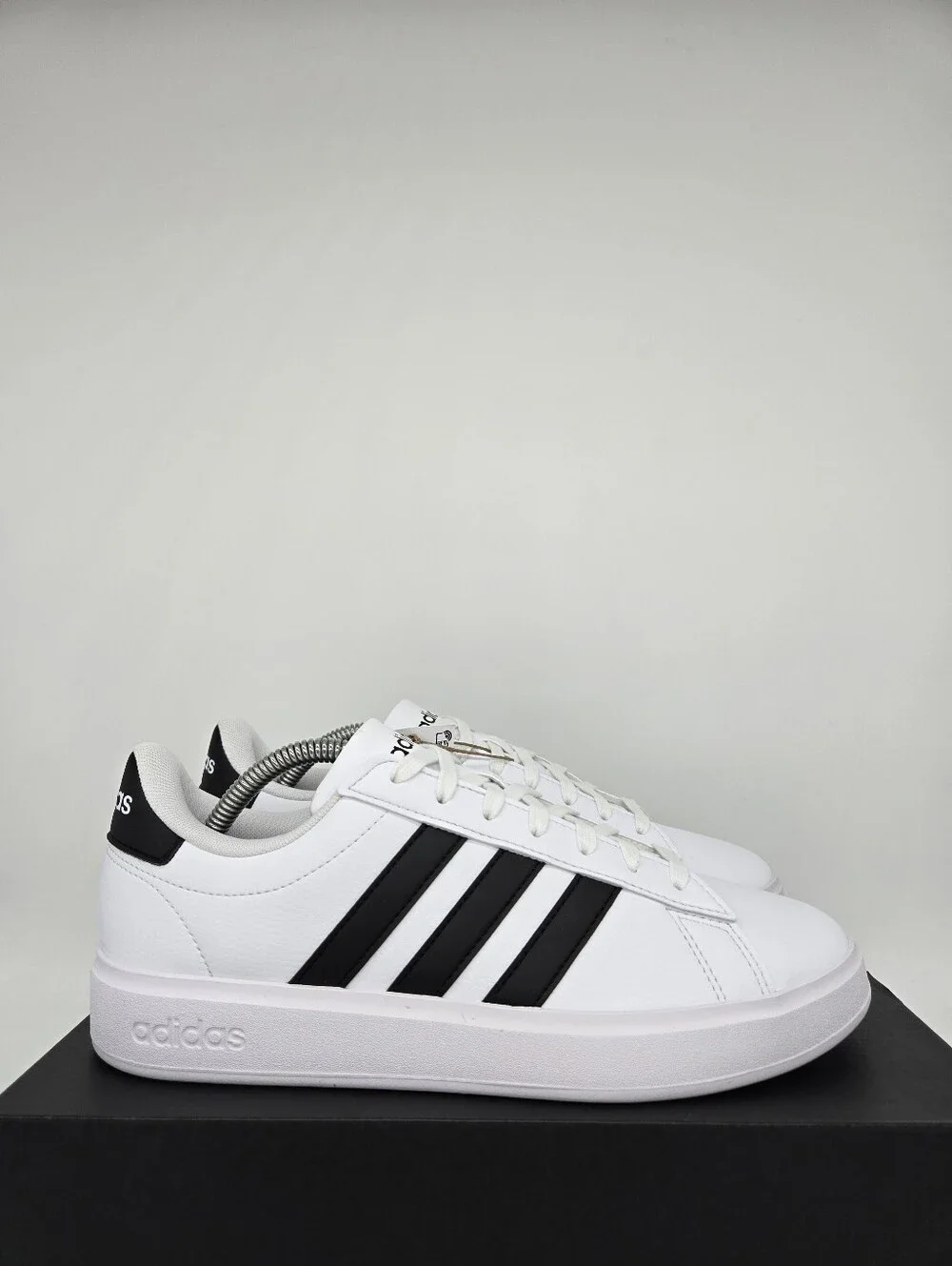 adidas Women's Grand Court 2.0 White Black Shoes Size 6.5